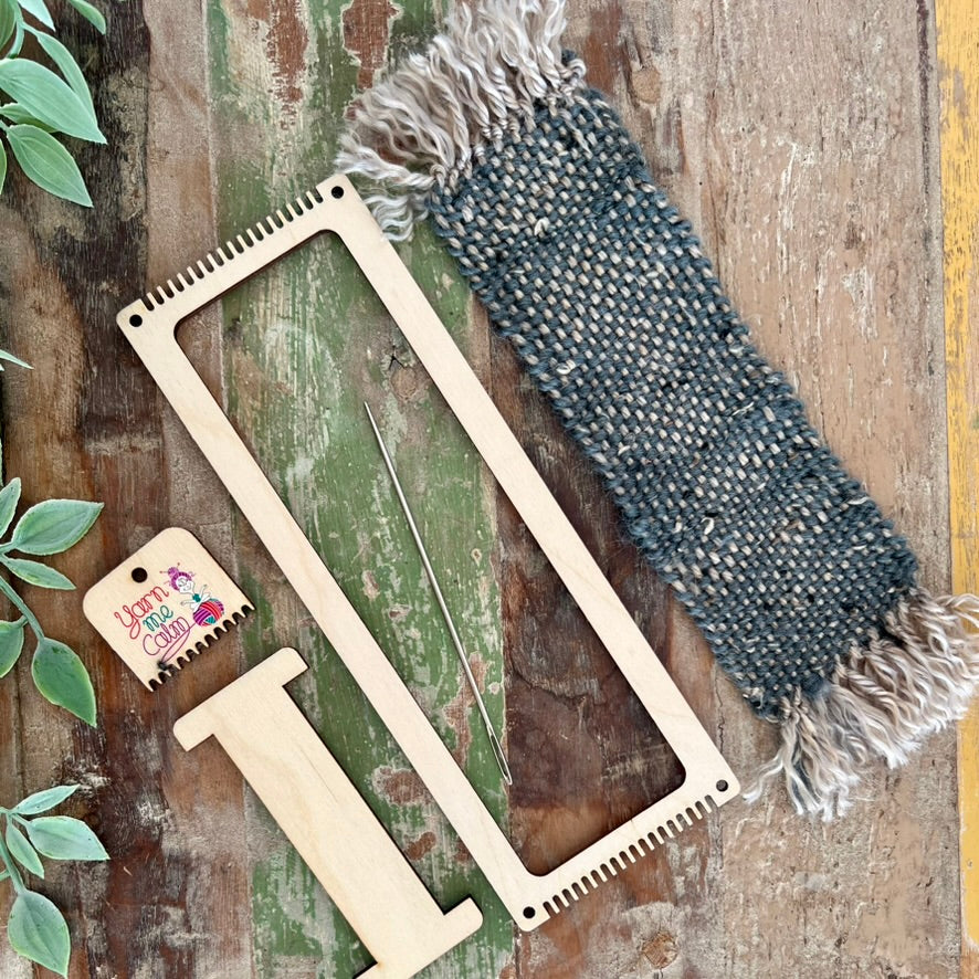Bookmark weaving loom