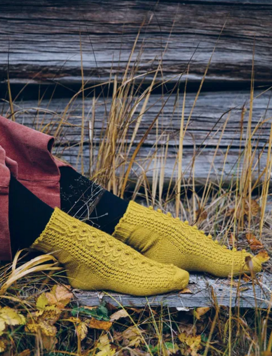 52 Weeks of Socks Beautiful Patterns for Year-Round Knitting by Laine